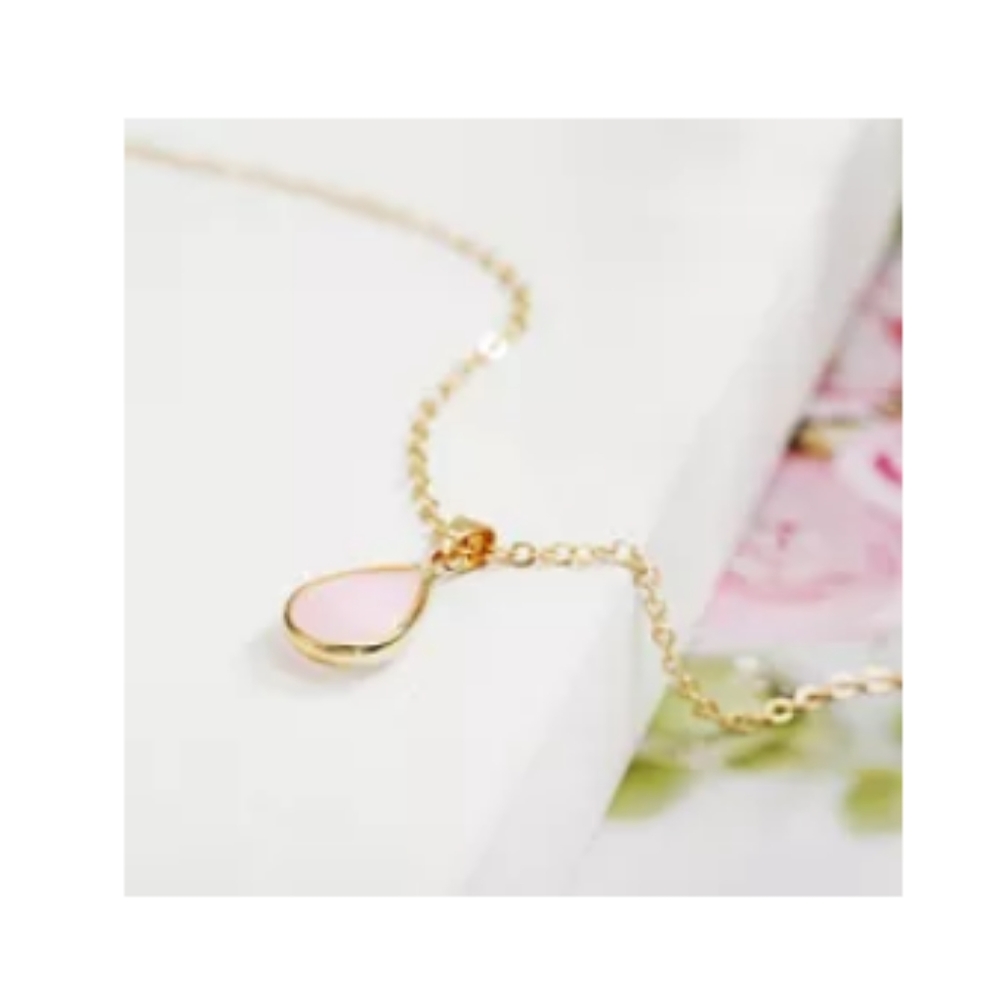 Crystal Teardrop Necklace!